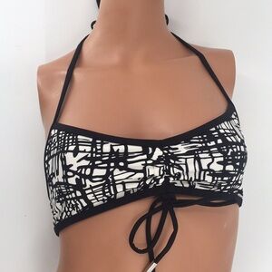VICTORIA’S Secret Black & White Bikini Top